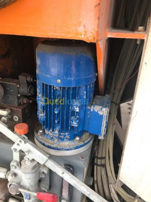 Pièce centrale a beton بيع قطاع غيار 