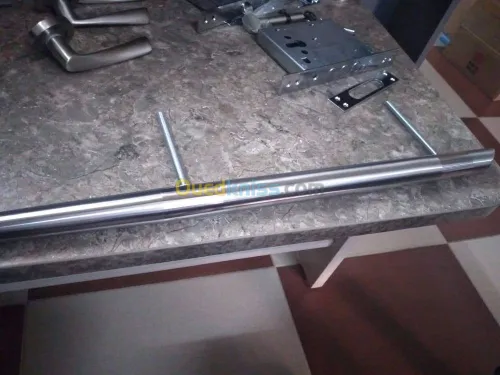 Accessoires de porte extérieure dispon