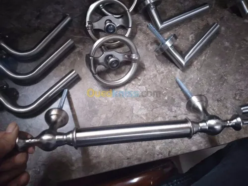 Accessoires de porte extérieure dispon