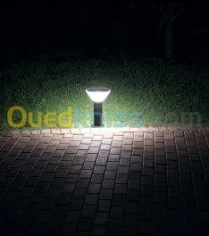 Luminaire Solaire de PELOUSE et JARDIN