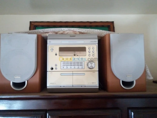 Poste CD DVD avec deux baffle