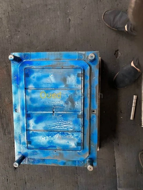 Fabrication des moulés injection plast