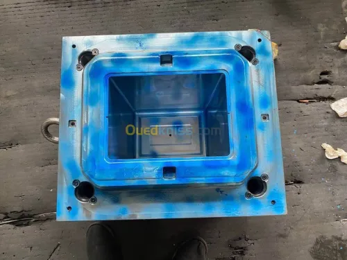 Fabrication des moulés injection plast