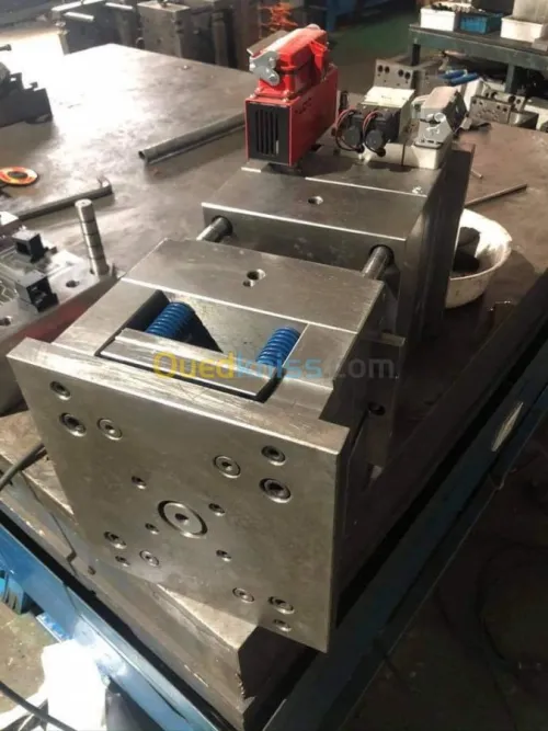 Fabrication des moulés injection plast