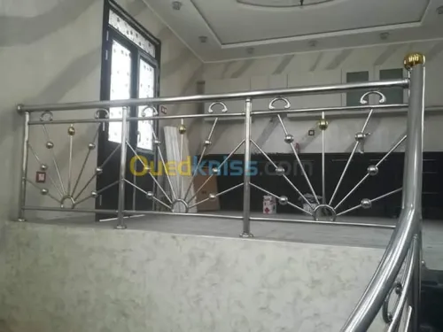 Rampes d'escaliers en inox et verre