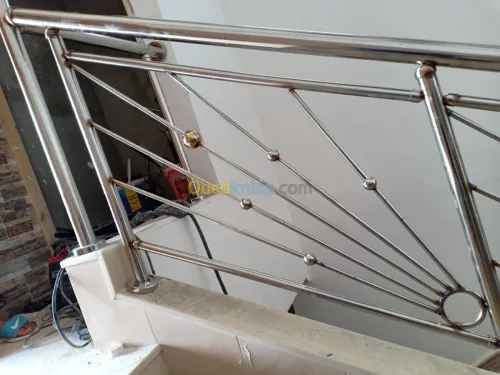 Rampes d'escaliers en inox et verre