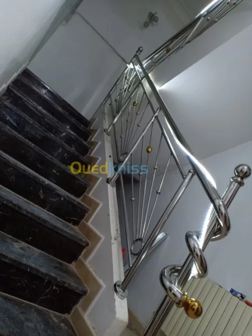 Rampes d'escaliers en inox et verre