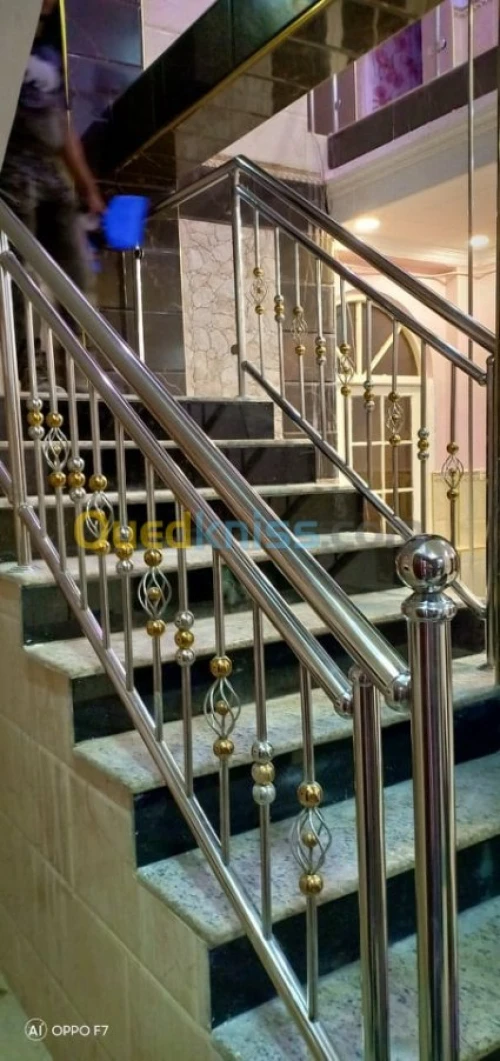 Rampes d'escaliers en inox et verre