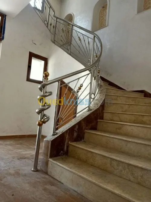 Rampes d'escaliers en inox et verre