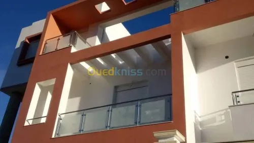 Rampes d'escaliers en inox et verre