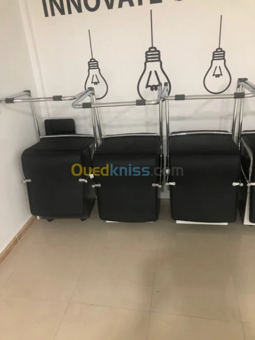 Station de travail (4 postes)+Chaises