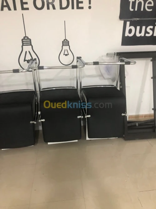 Station de travail (4 postes)+Chaises