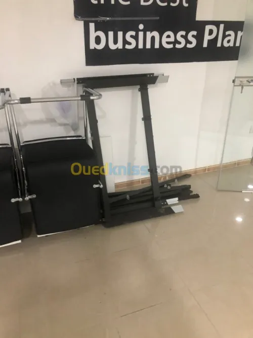 Station de travail (4 postes)+Chaises