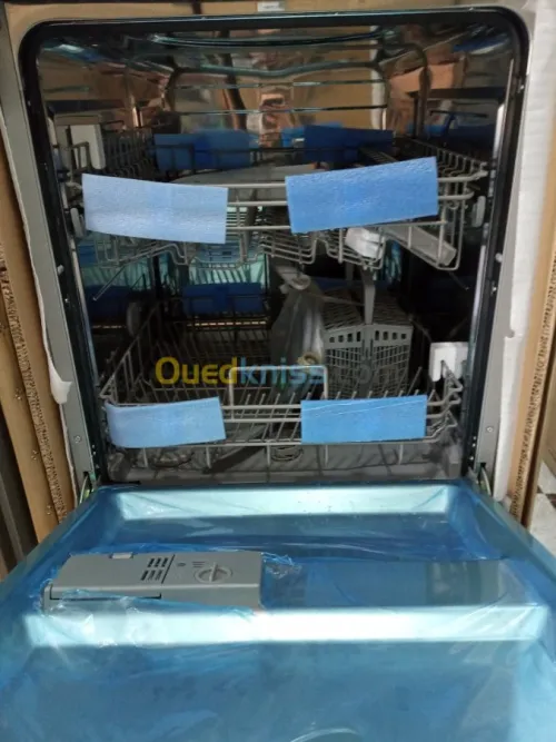  LAVE VAISSELLE MIDEA  /14 COUVER