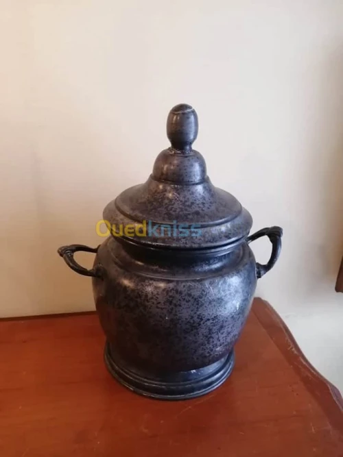 Ancien pot soupière en Etain 