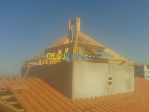 charpente en bois toiture poses tuiles