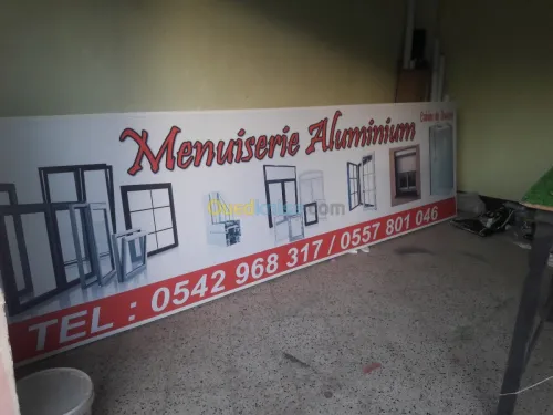 HABILLAGE VÉHICULE VITRINE ET PANNEAUX