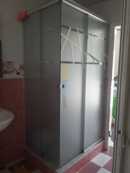 HABILLAGE VÉHICULE VITRINE ET PANNEAUX