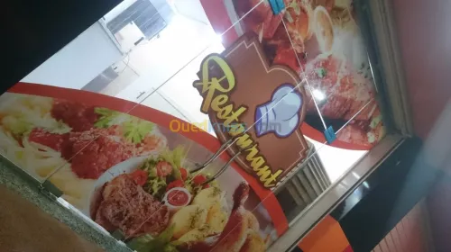 HABILLAGE VÉHICULE VITRINE ET PANNEAUX