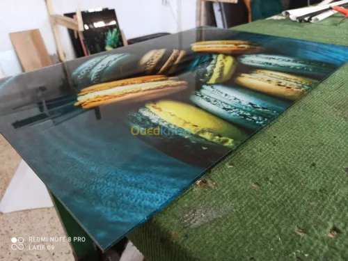 HABILLAGE VÉHICULE VITRINE ET PANNEAUX