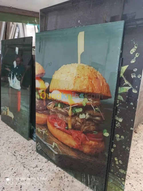 HABILLAGE VÉHICULE VITRINE ET PANNEAUX