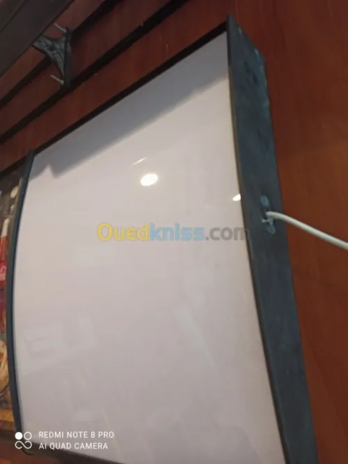 HABILLAGE VÉHICULE VITRINE ET PANNEAUX