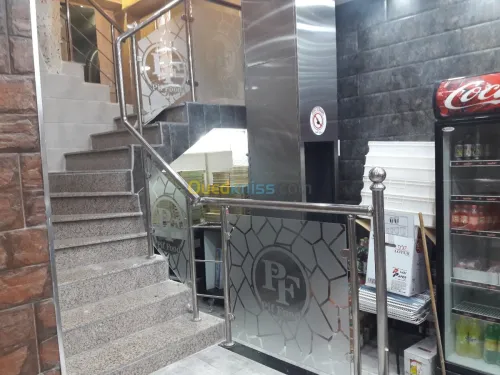 HABILLAGE VÉHICULE VITRINE ET PANNEAUX