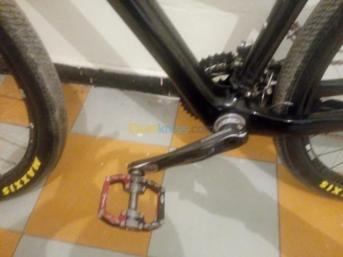Vélo BXT full carbone