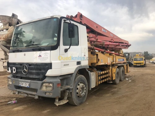 Location grues mobiles & camions à gru