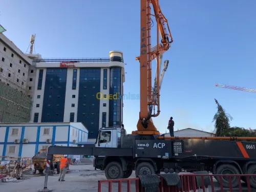 Location grues mobiles & camions à gru