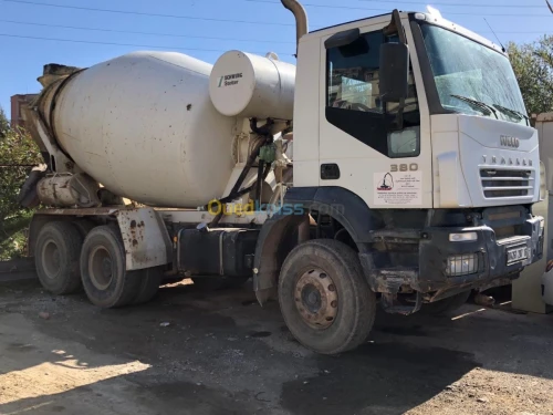 Location grues mobiles & camions à gru