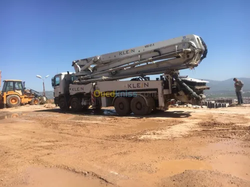 Location grues mobiles & camions à gru