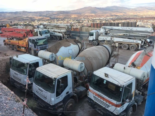 Location grues mobiles & camions à gru