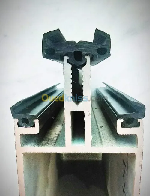 MUR RIDEAU JOINT 52 000