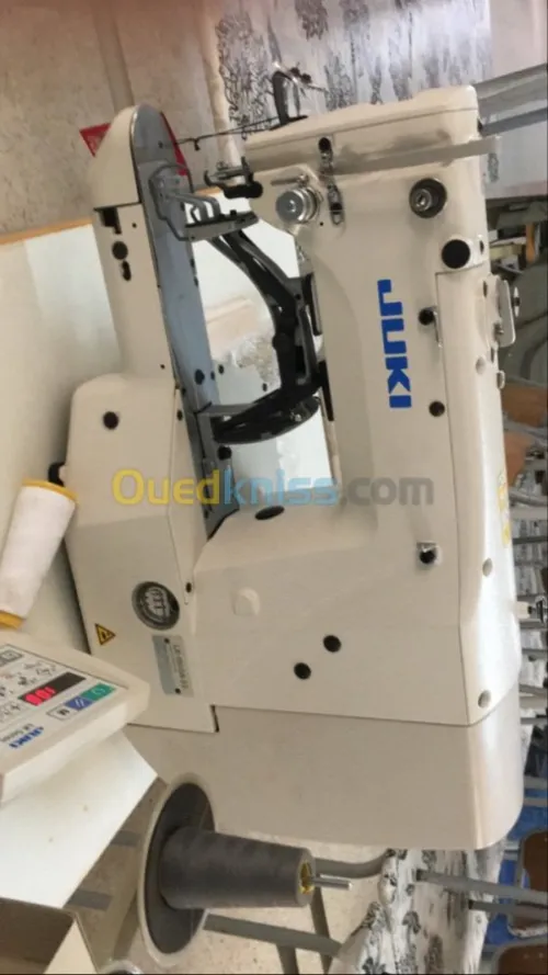 MACHINE A COUDRE HAUTE GAMME