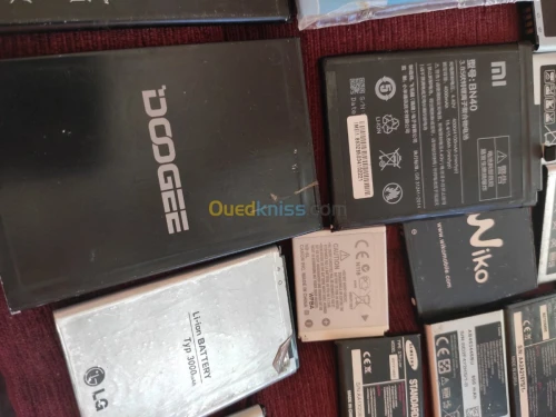 VEND LOT BATTERIES ORIGINAL AFFAIRE.