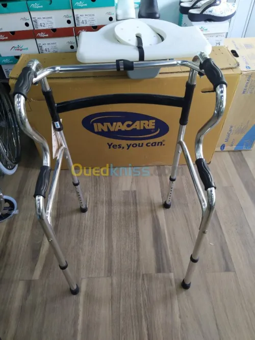 Déambulateur chaise garde robe