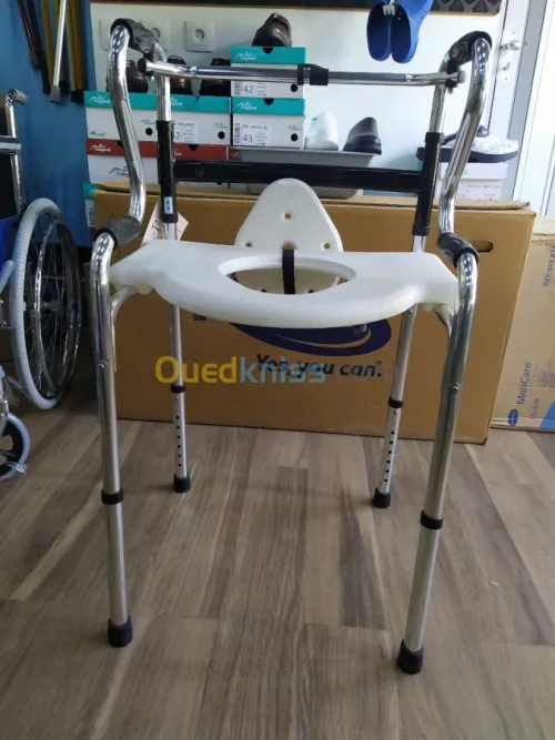 Déambulateur chaise garde robe