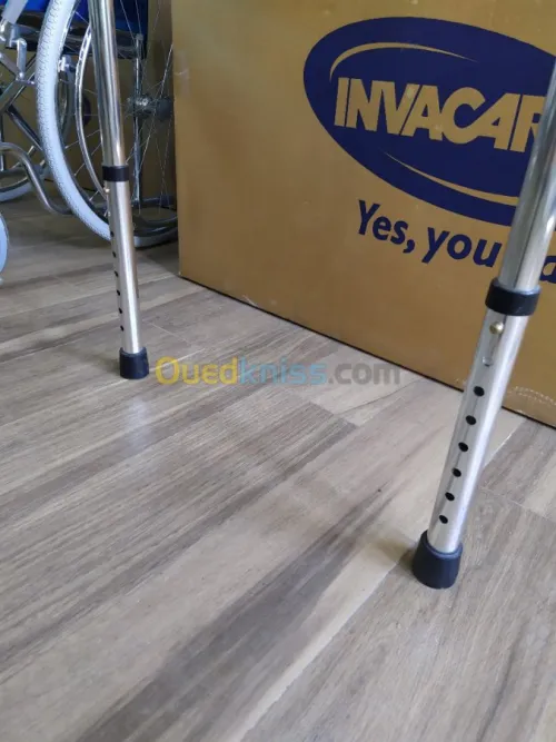 Déambulateur chaise garde robe