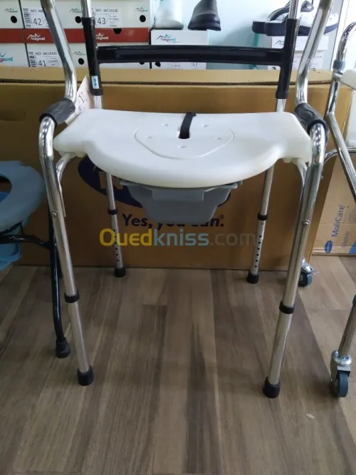 Déambulateur chaise garde robe