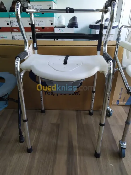 Déambulateur chaise garde robe