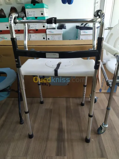 Déambulateur chaise garde robe