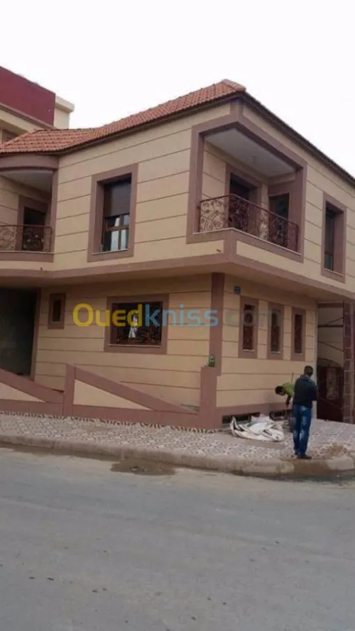 Revetment façade monocouche projection