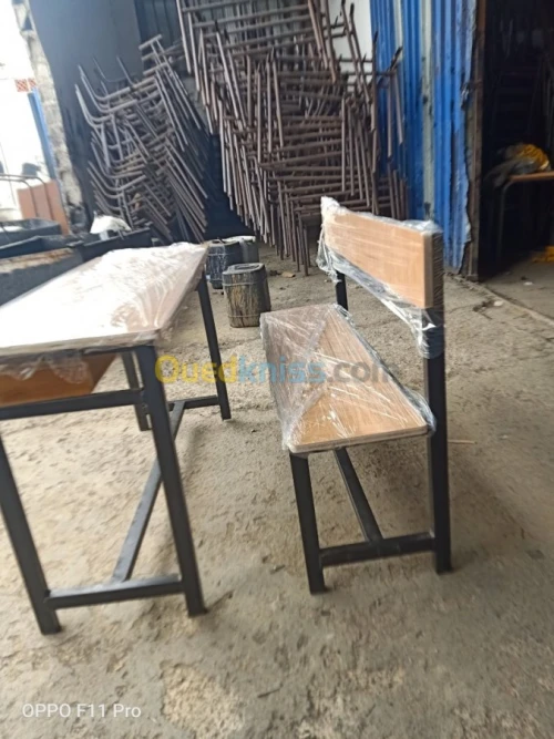 Chaise et table scolaire