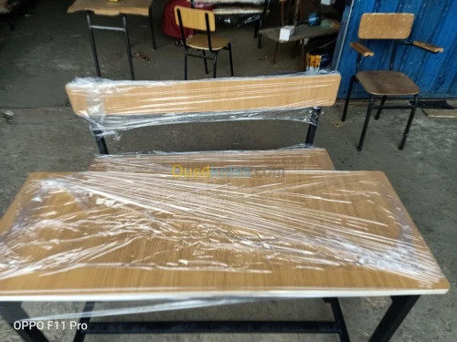 Chaise et table scolaire