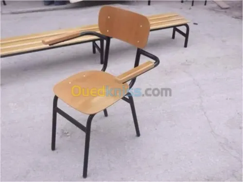 Chaise et table scolaire
