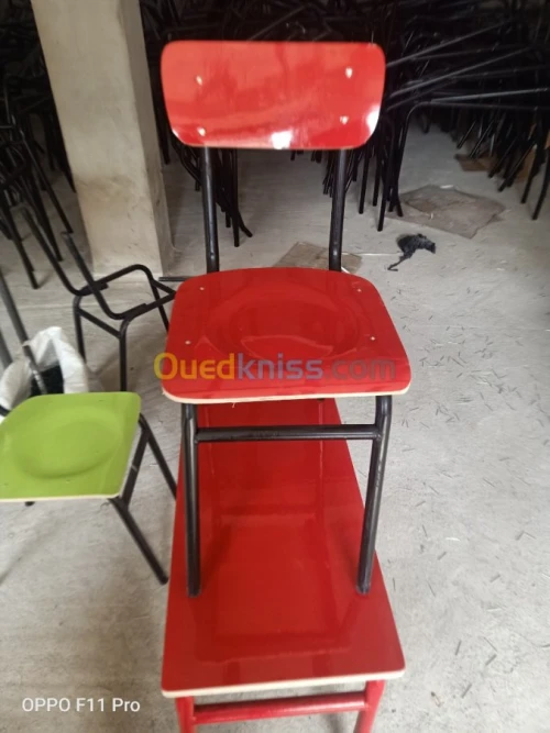Chaise et table scolaire