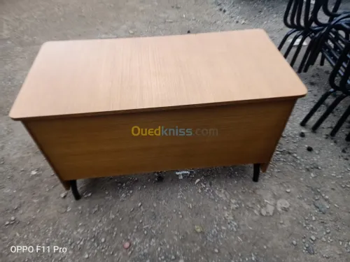 Chaise et table scolaire