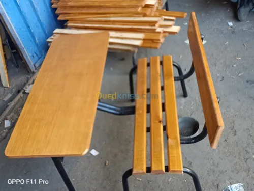 Chaise et table scolaire