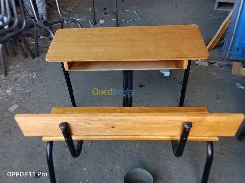 Chaise et table scolaire